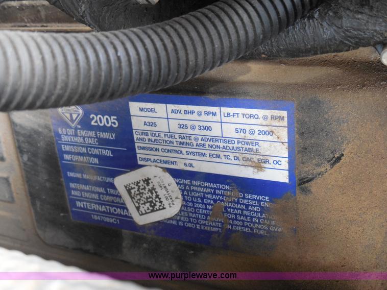 image for item I3338 2005 Ford F350 Super Duty XL Crew Cab pickup truck