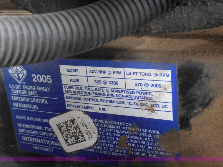 image for item I3338 2005 Ford F350 Super Duty XL Crew Cab pickup truck