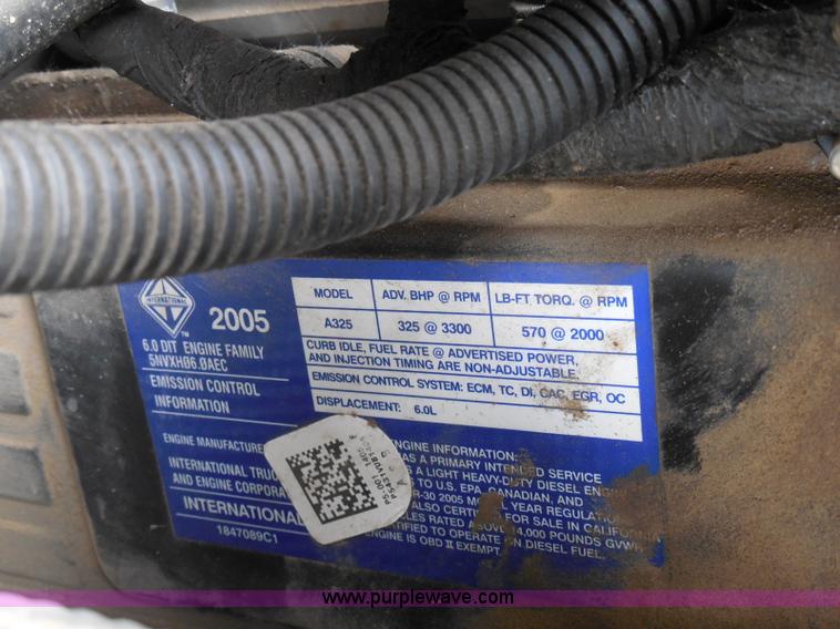 image for item I3338 2005 Ford F350 Super Duty XL Crew Cab pickup truck