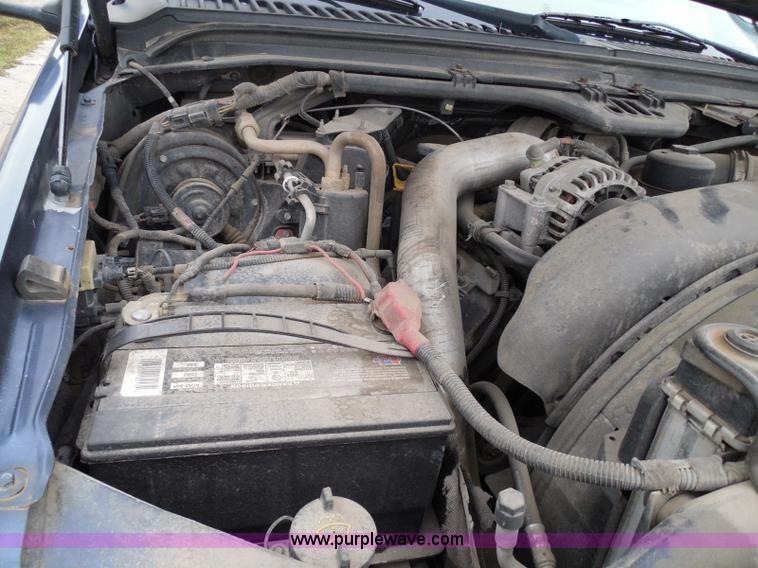 image for item I3338 2005 Ford F350 Super Duty XL Crew Cab pickup truck