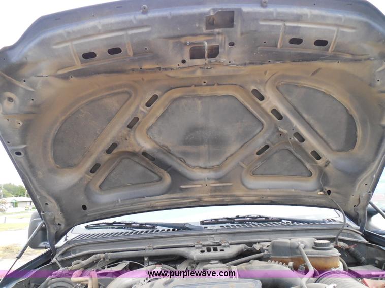 image for item I3338 2005 Ford F350 Super Duty XL Crew Cab pickup truck