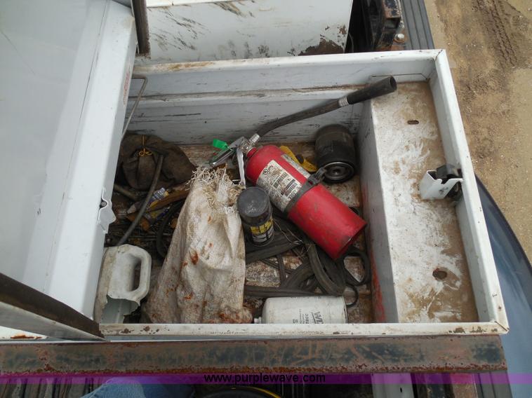 image for item I3338 2005 Ford F350 Super Duty XL Crew Cab pickup truck