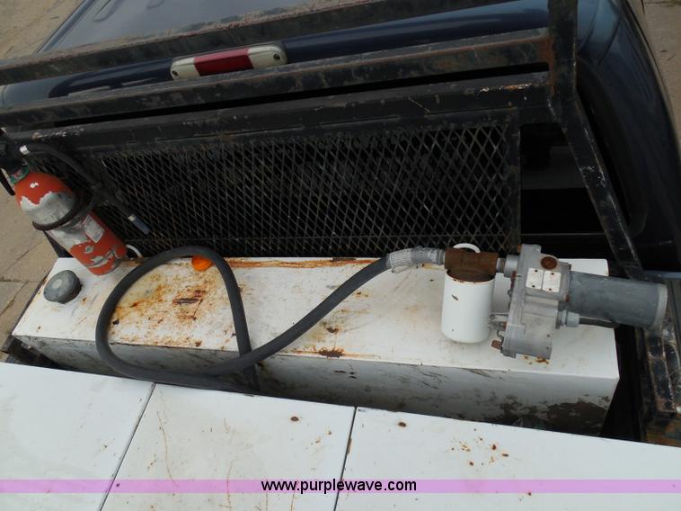 image for item I3338 2005 Ford F350 Super Duty XL Crew Cab pickup truck