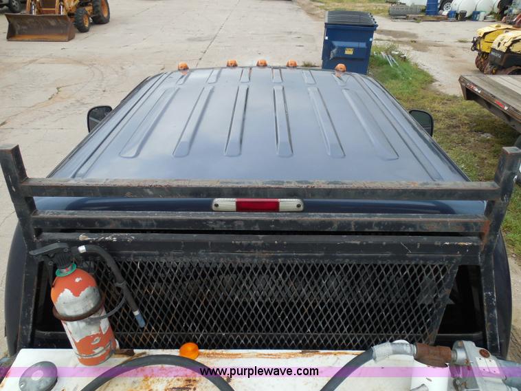 image for item I3338 2005 Ford F350 Super Duty XL Crew Cab pickup truck