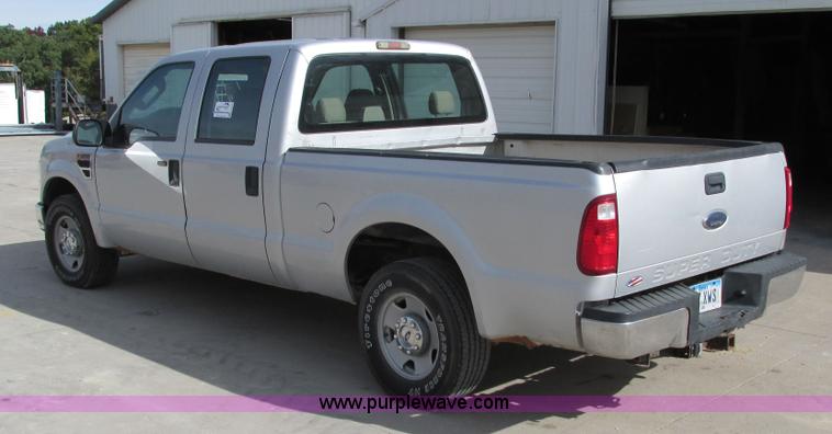 image for item I4125 2008 Ford F250 Super Duty XLT Crew Cab pickup truck