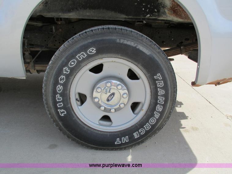 image for item I4125 2008 Ford F250 Super Duty XLT Crew Cab pickup truck