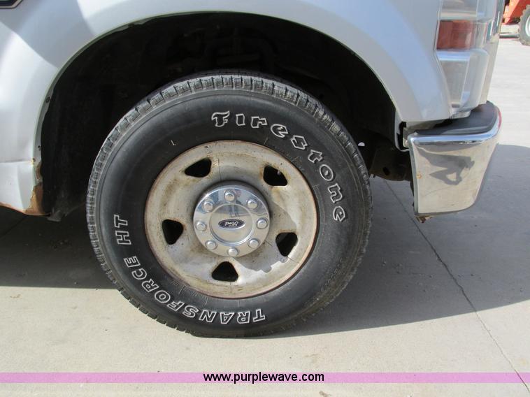 image for item I4125 2008 Ford F250 Super Duty XLT Crew Cab pickup truck