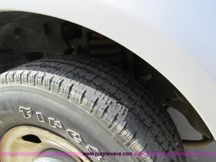 image for item I4125 2008 Ford F250 Super Duty XLT Crew Cab pickup truck