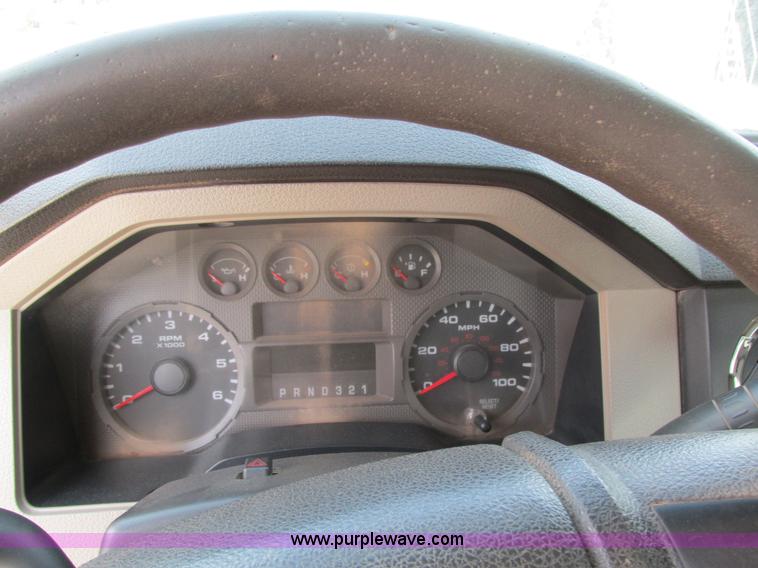 image for item I4125 2008 Ford F250 Super Duty XLT Crew Cab pickup truck