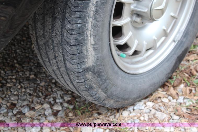 image for item I5763 1985 Mercedes Benz 300D