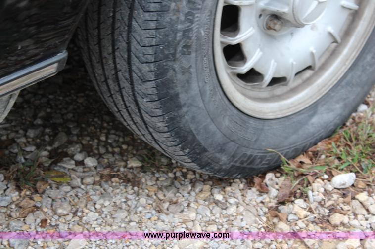 image for item I5763 1985 Mercedes Benz 300D