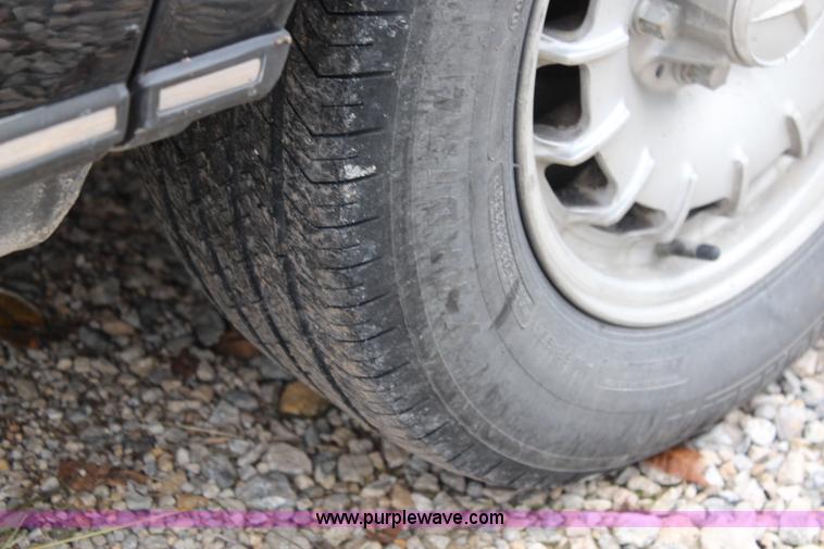 image for item I5763 1985 Mercedes Benz 300D