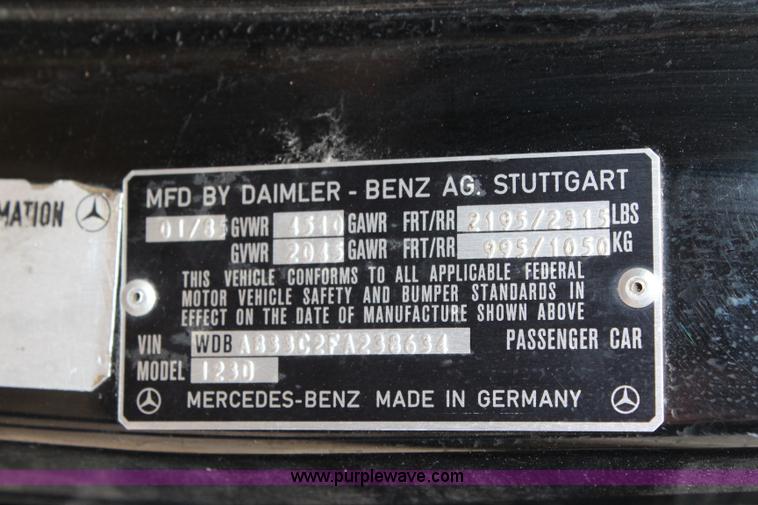 image for item I5763 1985 Mercedes Benz 300D