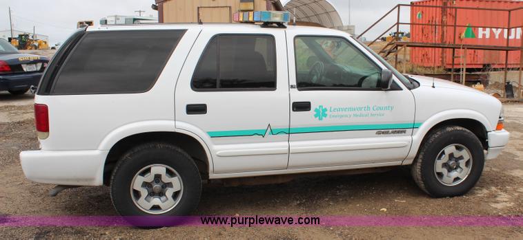 image for item I5847 2002 Chevrolet Blazer LS SUV