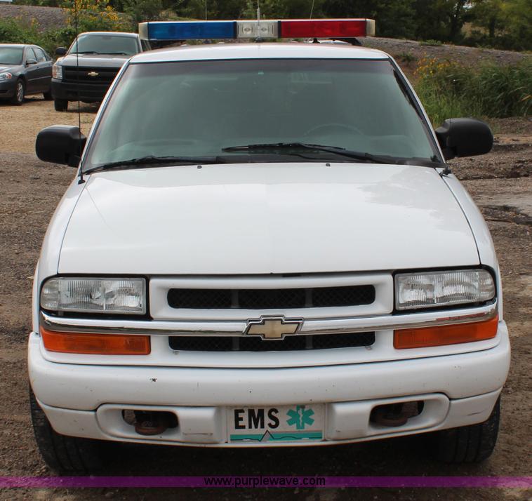 image for item I5847 2002 Chevrolet Blazer LS SUV