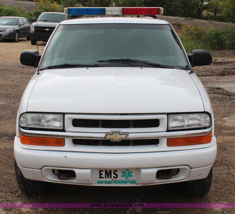image for item I5847 2002 Chevrolet Blazer LS SUV