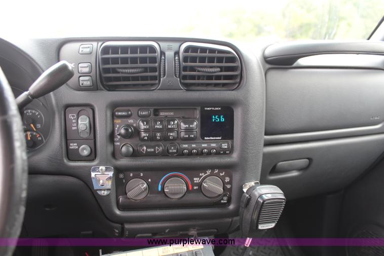 image for item I5847 2002 Chevrolet Blazer LS SUV