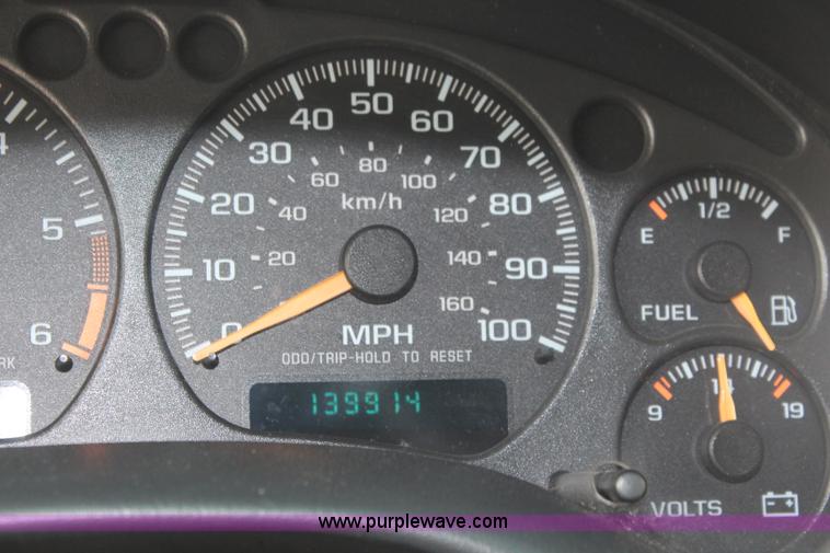 image for item I5847 2002 Chevrolet Blazer LS SUV