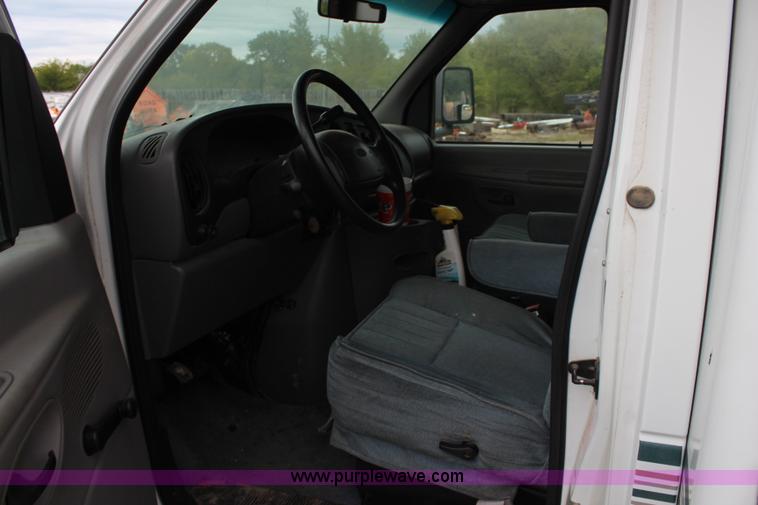 image for item I5860 1997 Ford Econoline E350 Shasta RV