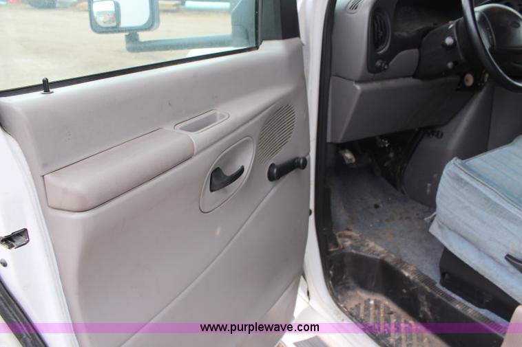 image for item I5860 1997 Ford Econoline E350 Shasta RV