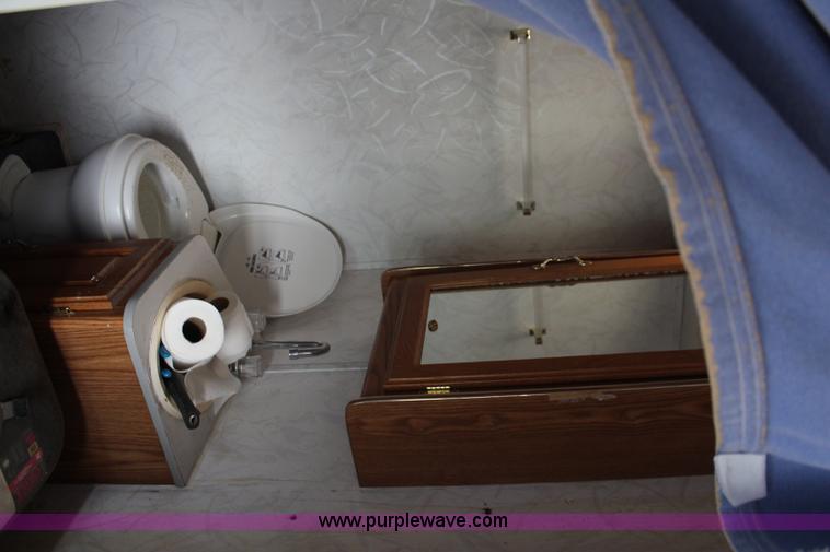 image for item I5860 1997 Ford Econoline E350 Shasta RV