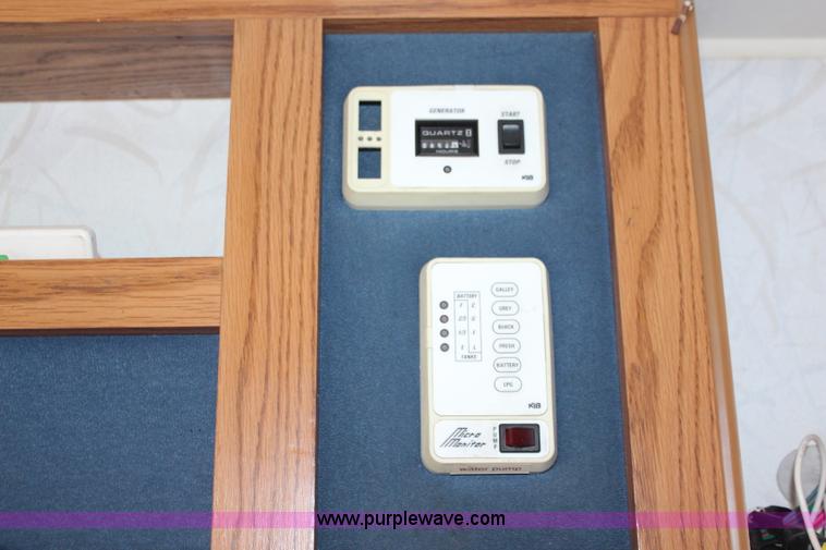 image for item I5860 1997 Ford Econoline E350 Shasta RV