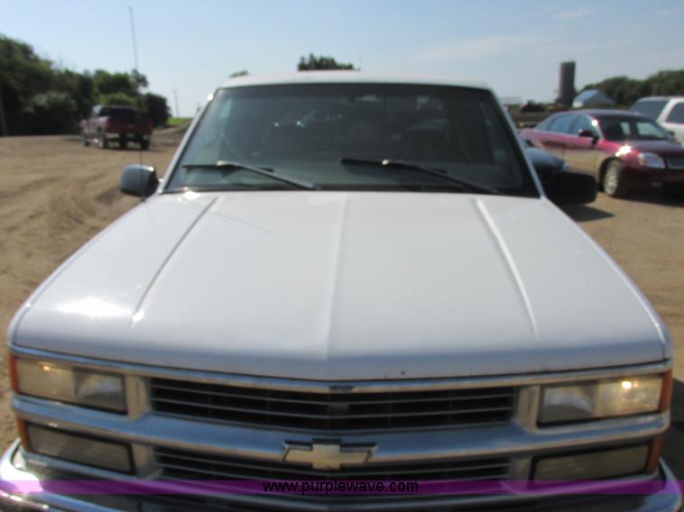 image for item I6052 1998 Chevrolet Silverado 1500 Z71 Ext. Cab pickup truck