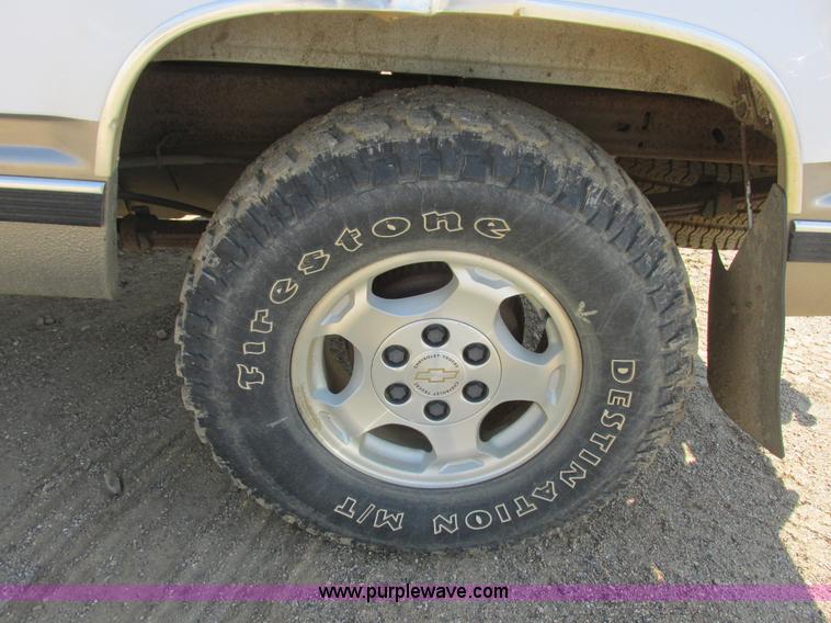 image for item I6052 1998 Chevrolet Silverado 1500 Z71 Ext. Cab pickup truck