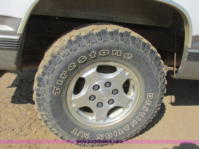 image for item I6052 1998 Chevrolet Silverado 1500 Z71 Ext. Cab pickup truck