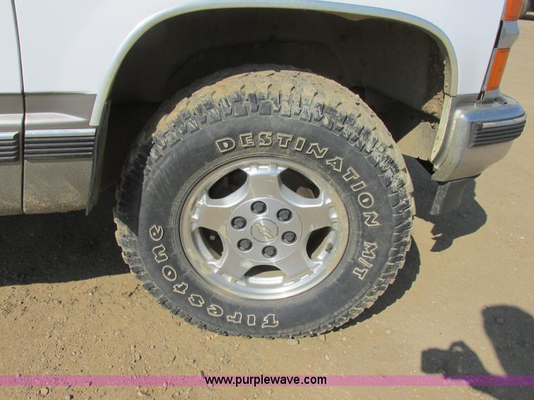 image for item I6052 1998 Chevrolet Silverado 1500 Z71 Ext. Cab pickup truck