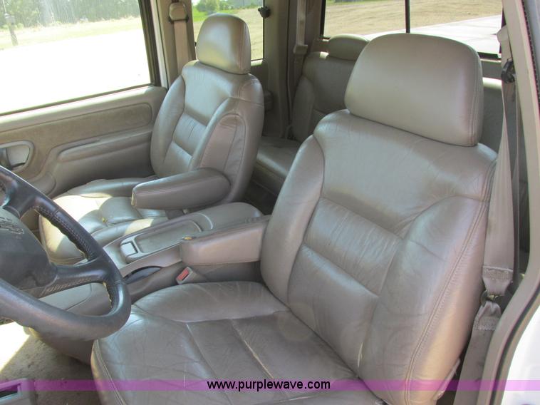 image for item I6052 1998 Chevrolet Silverado 1500 Z71 Ext. Cab pickup truck