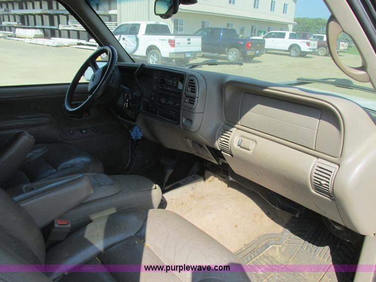 image for item I6052 1998 Chevrolet Silverado 1500 Z71 Ext. Cab pickup truck