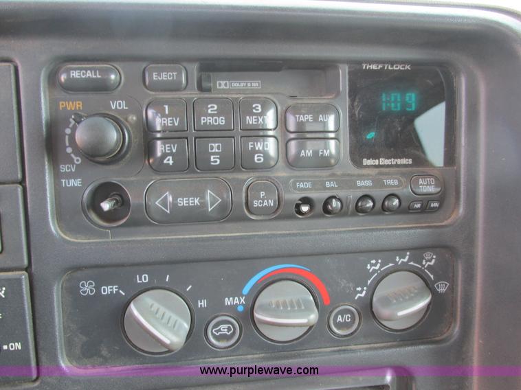 image for item I6052 1998 Chevrolet Silverado 1500 Z71 Ext. Cab pickup truck