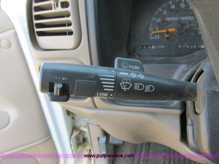 image for item I6052 1998 Chevrolet Silverado 1500 Z71 Ext. Cab pickup truck