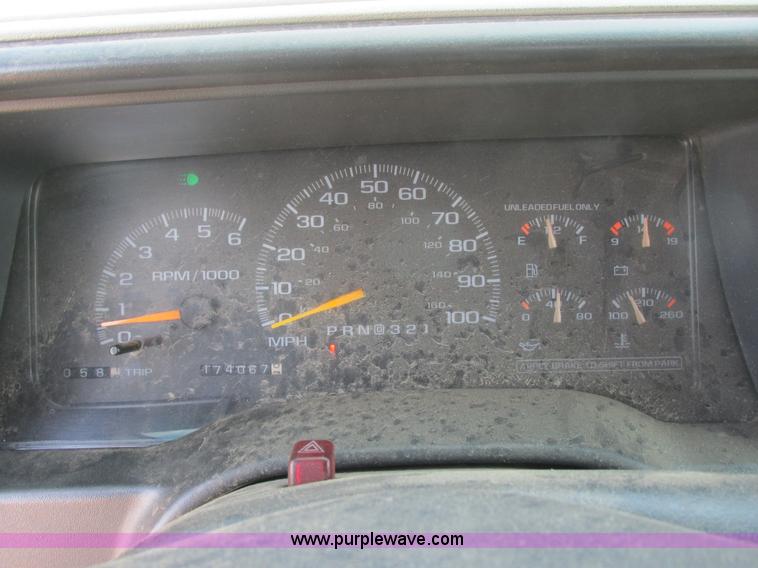 image for item I6052 1998 Chevrolet Silverado 1500 Z71 Ext. Cab pickup truck