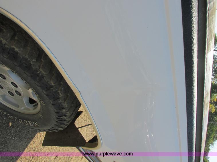 image for item I6052 1998 Chevrolet Silverado 1500 Z71 Ext. Cab pickup truck