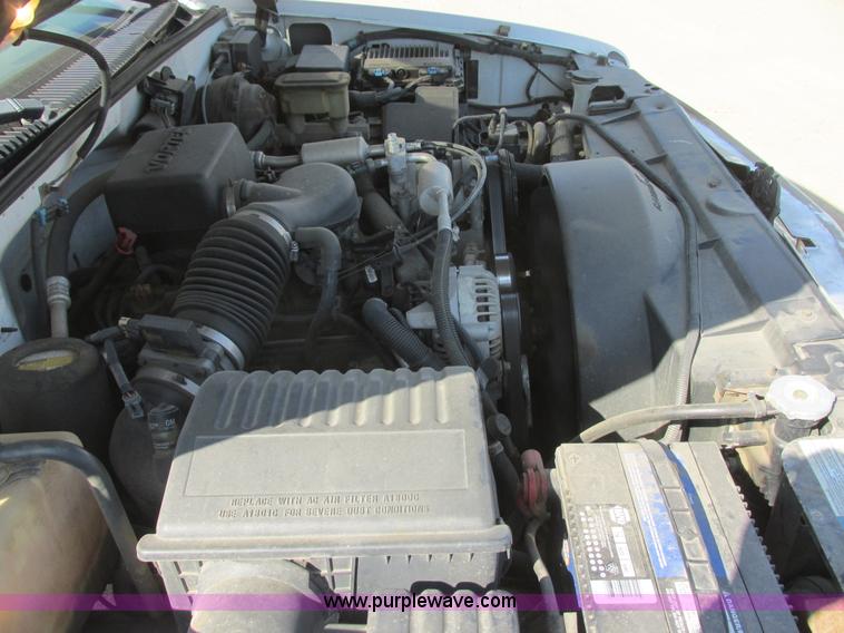 image for item I6052 1998 Chevrolet Silverado 1500 Z71 Ext. Cab pickup truck