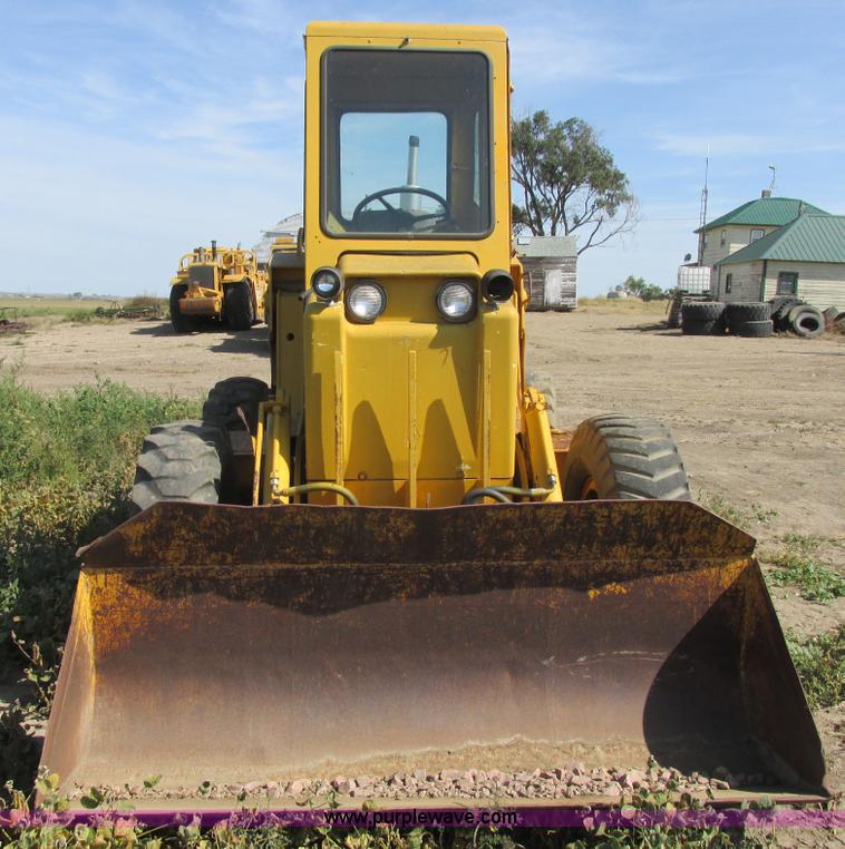 image for item I6055 1973 Trojan 124A wheel loader