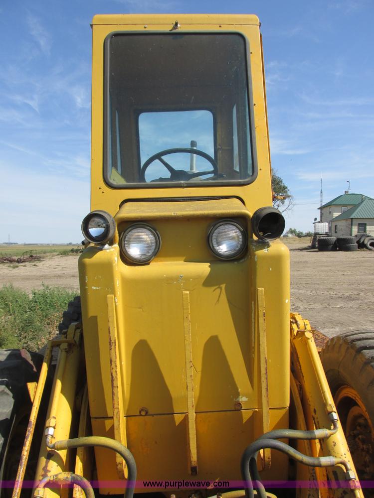 image for item I6055 1973 Trojan 124A wheel loader