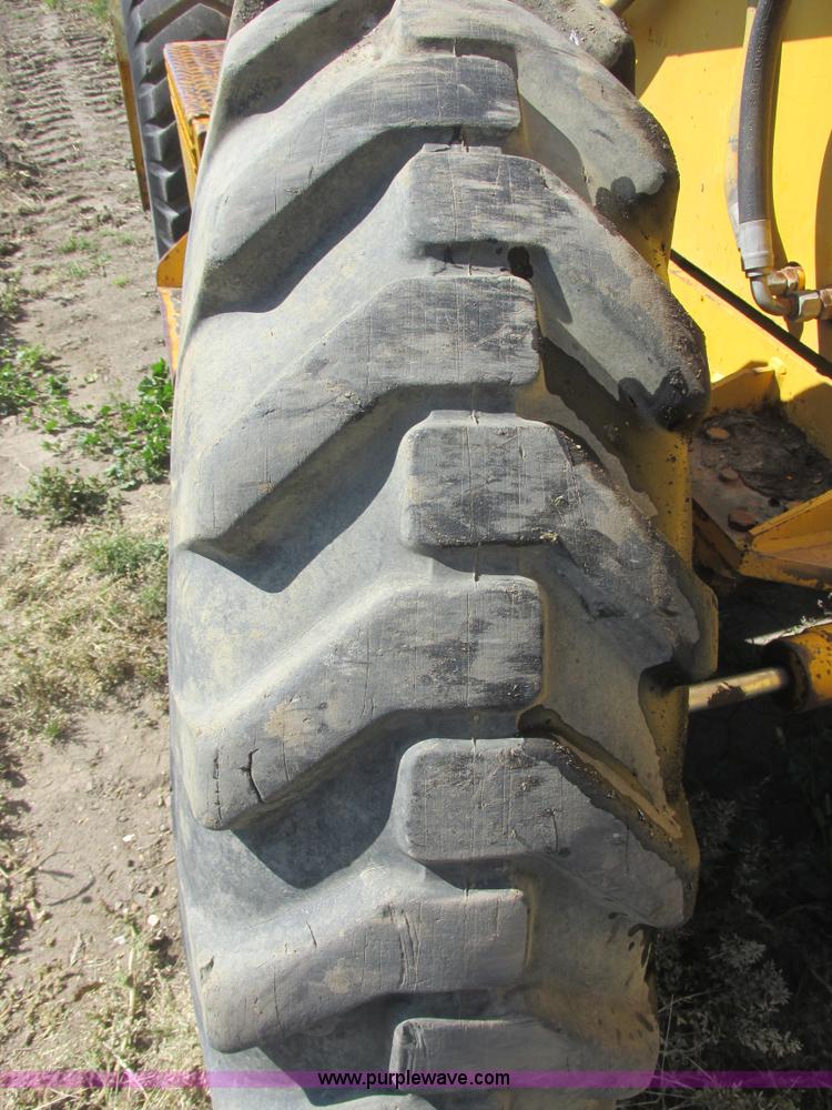 image for item I6055 1973 Trojan 124A wheel loader