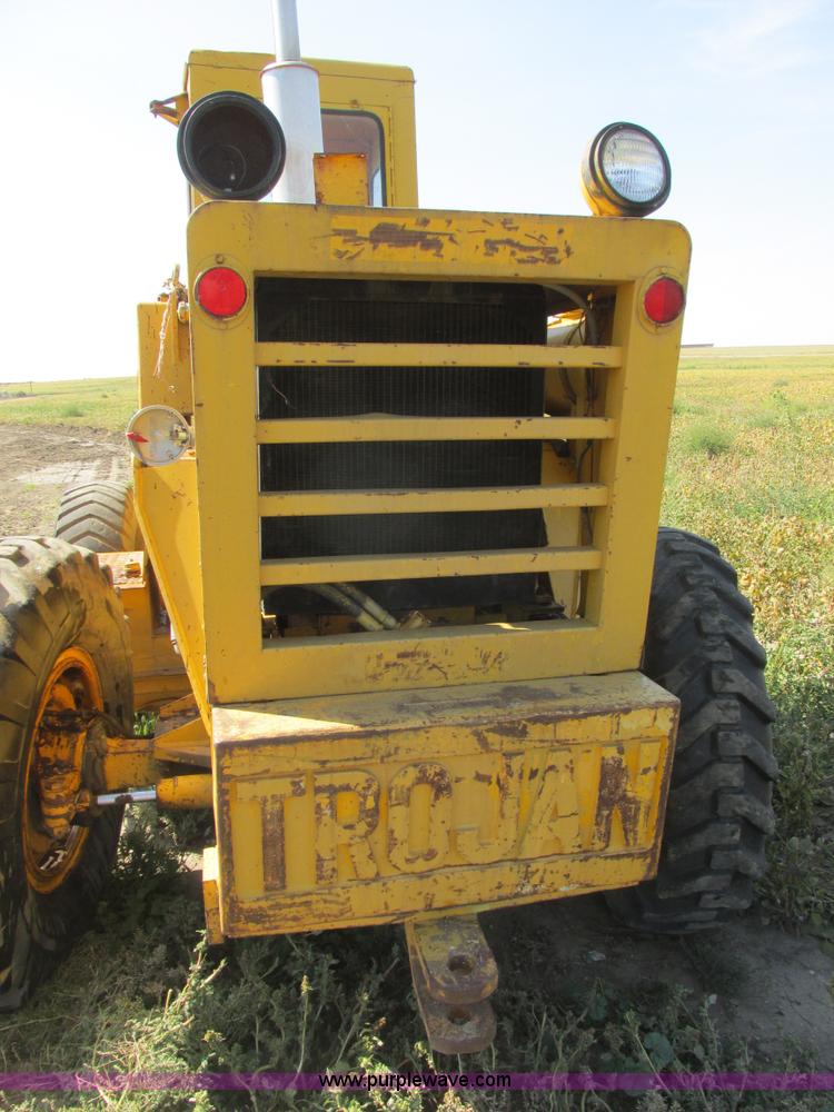 image for item I6055 1973 Trojan 124A wheel loader