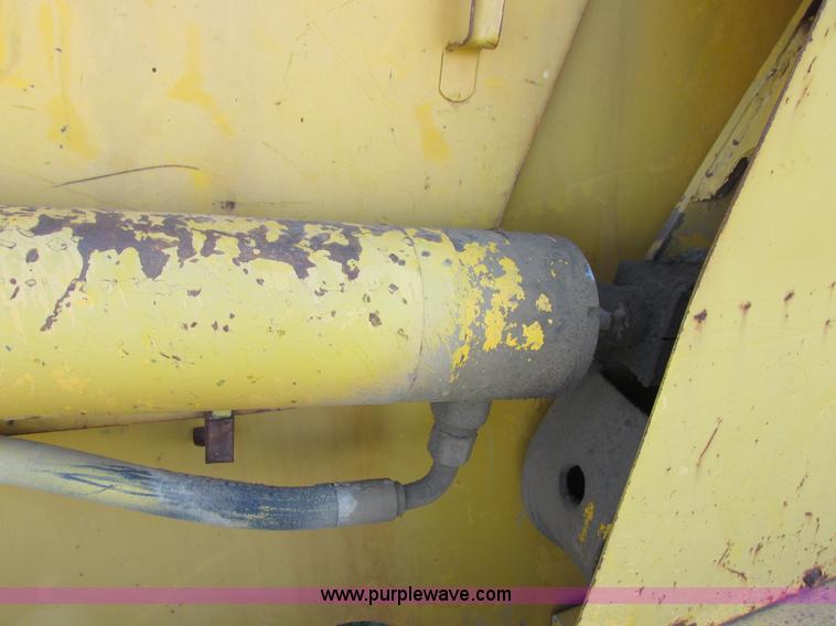 image for item I6055 1973 Trojan 124A wheel loader