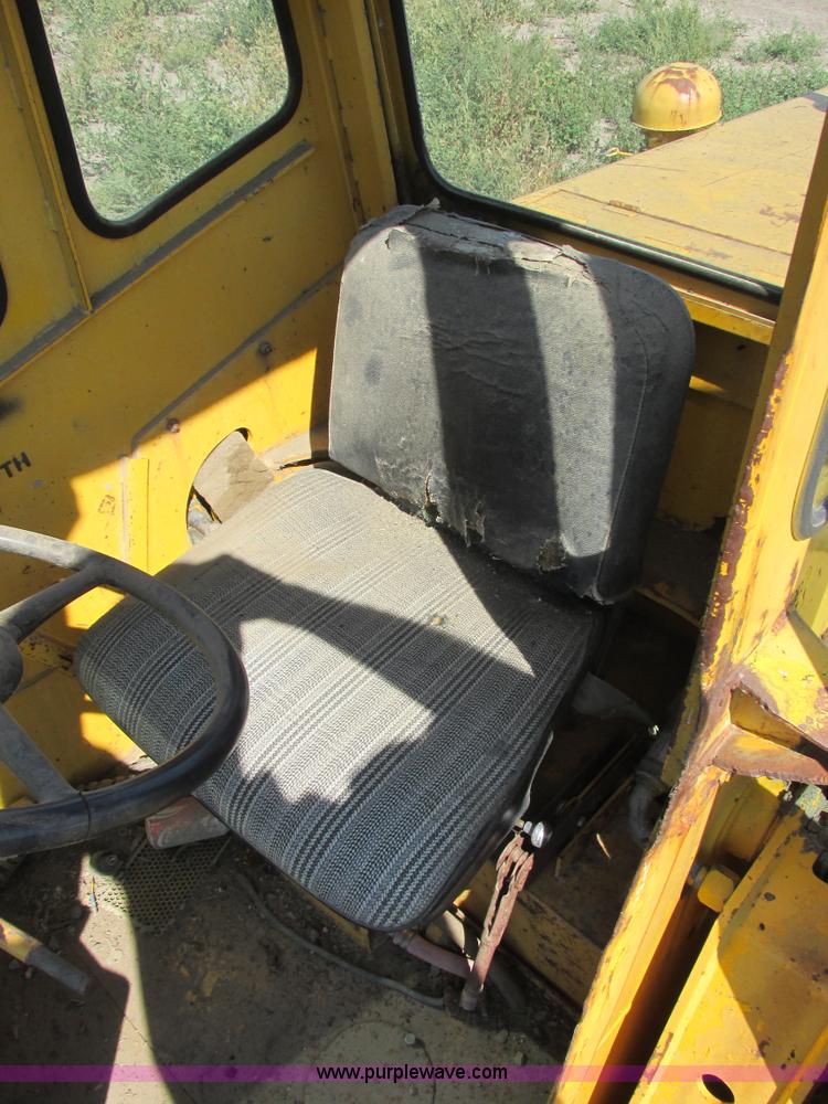 image for item I6055 1973 Trojan 124A wheel loader