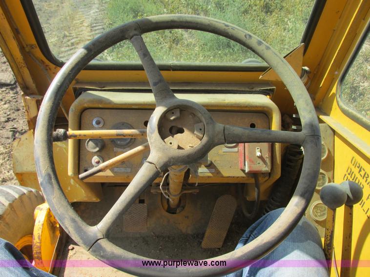 image for item I6055 1973 Trojan 124A wheel loader