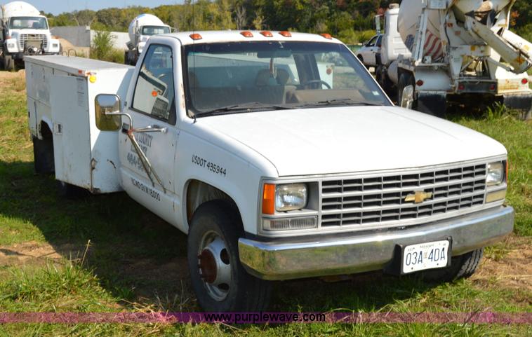 image for item I6480 1991 Chevrolet 3500 utility truck