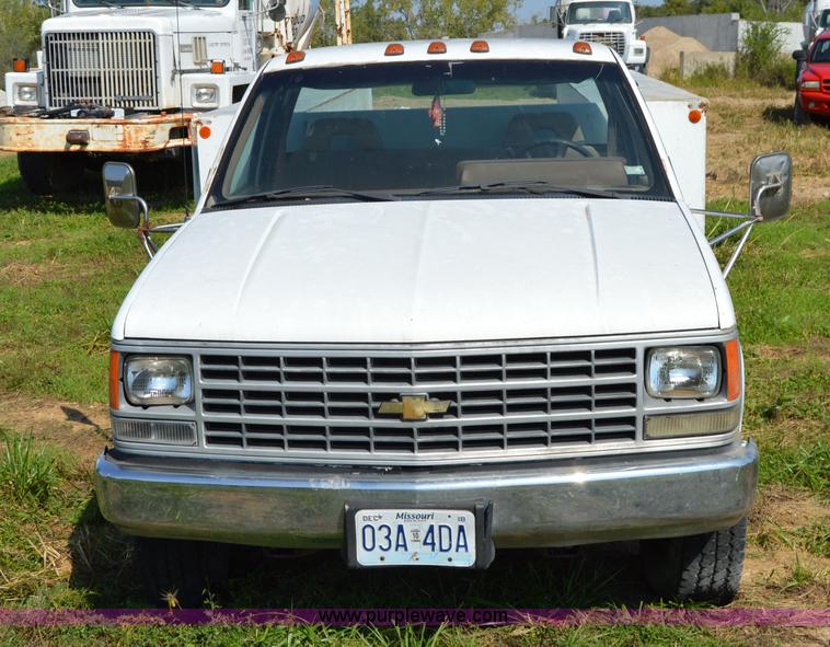 image for item I6480 1991 Chevrolet 3500 utility truck