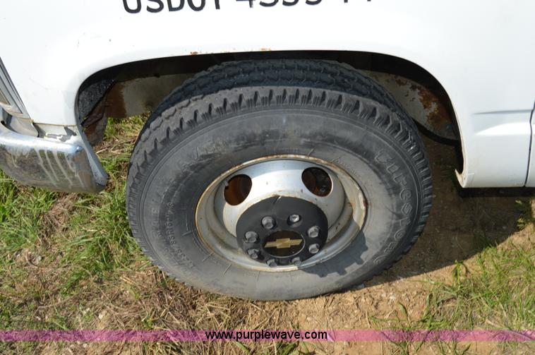 image for item I6480 1991 Chevrolet 3500 utility truck