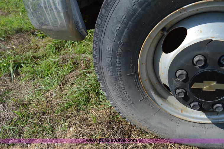 image for item I6480 1991 Chevrolet 3500 utility truck