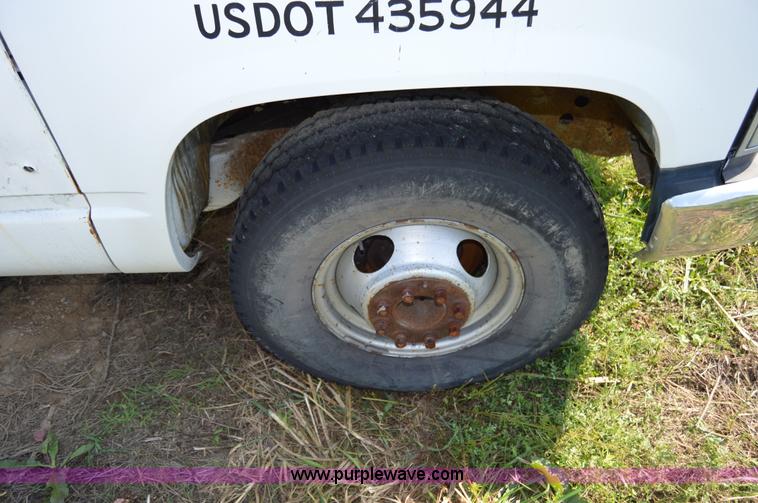 image for item I6480 1991 Chevrolet 3500 utility truck