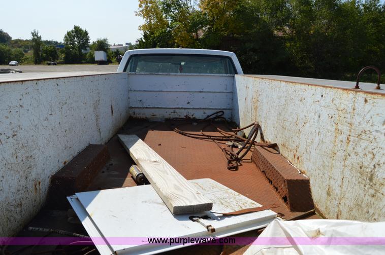 image for item I6480 1991 Chevrolet 3500 utility truck